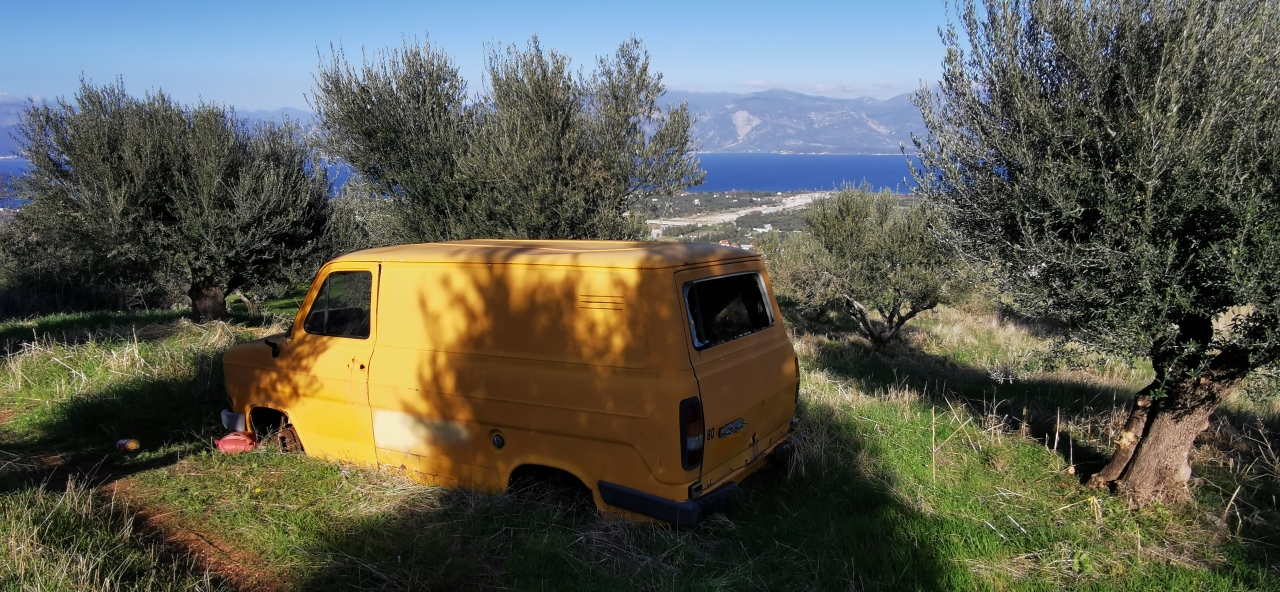 Feinste Aussicht von den Bergen auf Selianitika