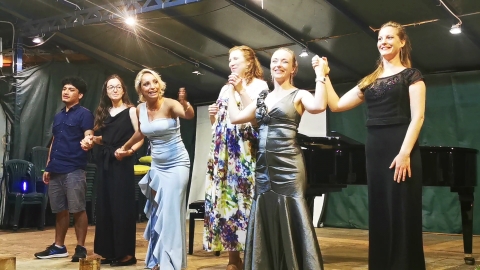 Belcanto Akademie auf der Gartenbühne im Isyllion