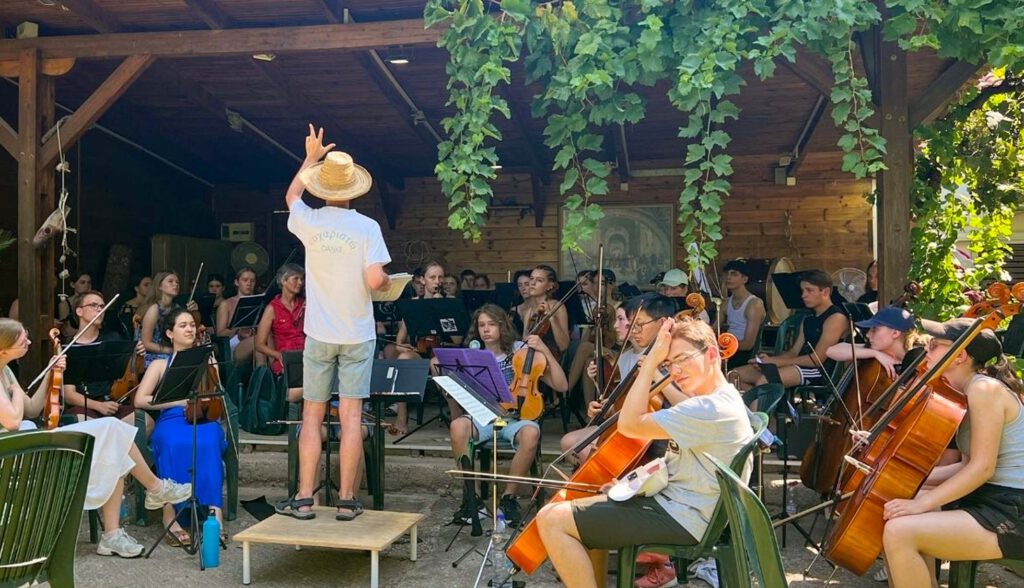 Ochester bei den Proben auf der vorderen Musikbühne